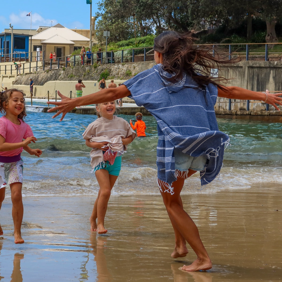 Adult Hooded Beach Towel in Navy Stripes – Quick-Dry Swim Poncho for Swimming & Surfing