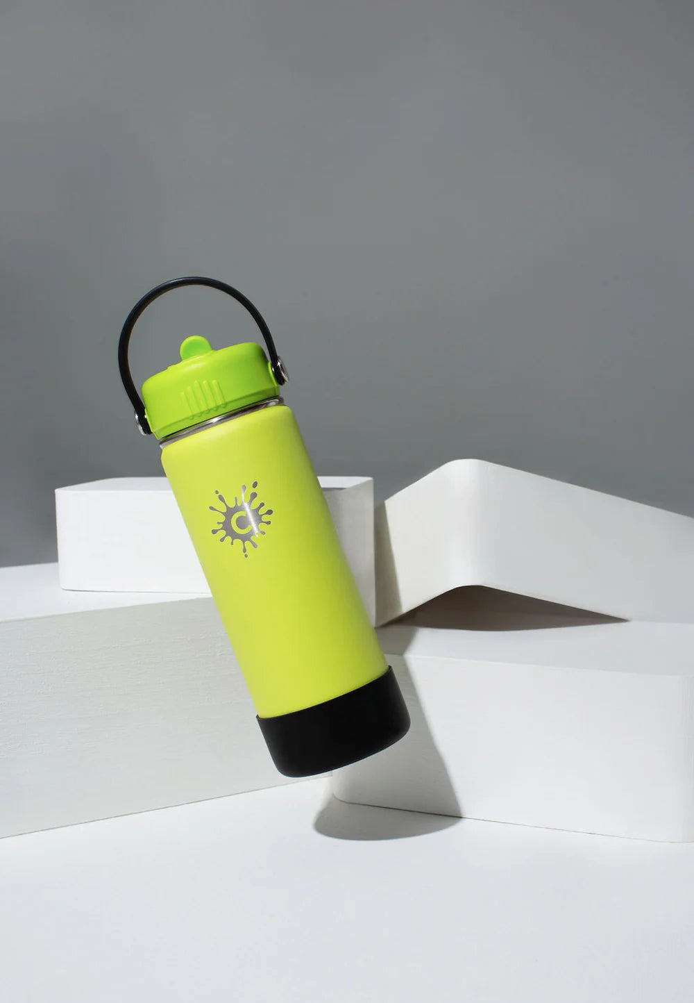 750ml Reusable Green Water Bottle With Straw Lid and Single Wall