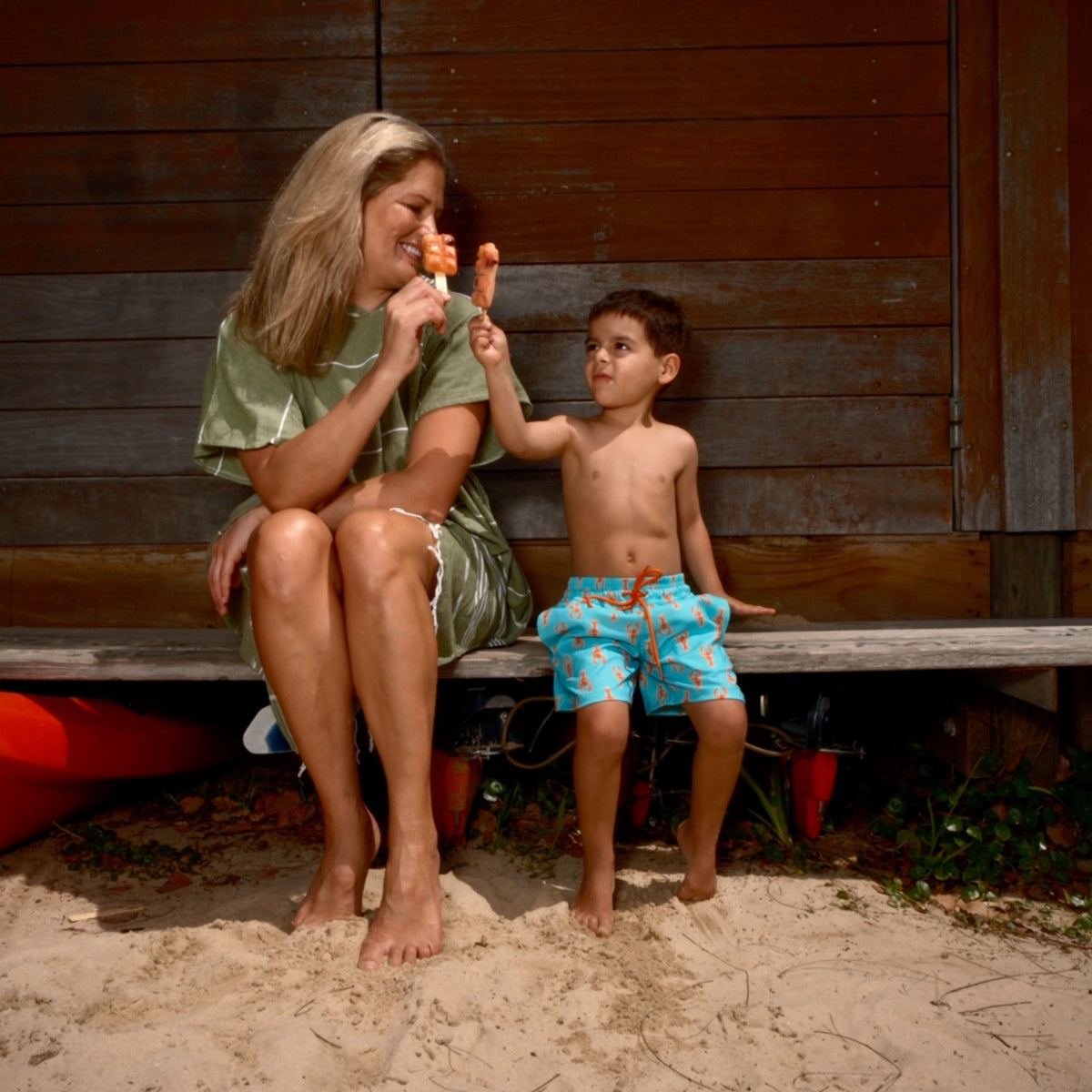 Adult Hooded Beach Towel in Green Nature – Quick-Dry Swim Poncho for Swimming & Surfing